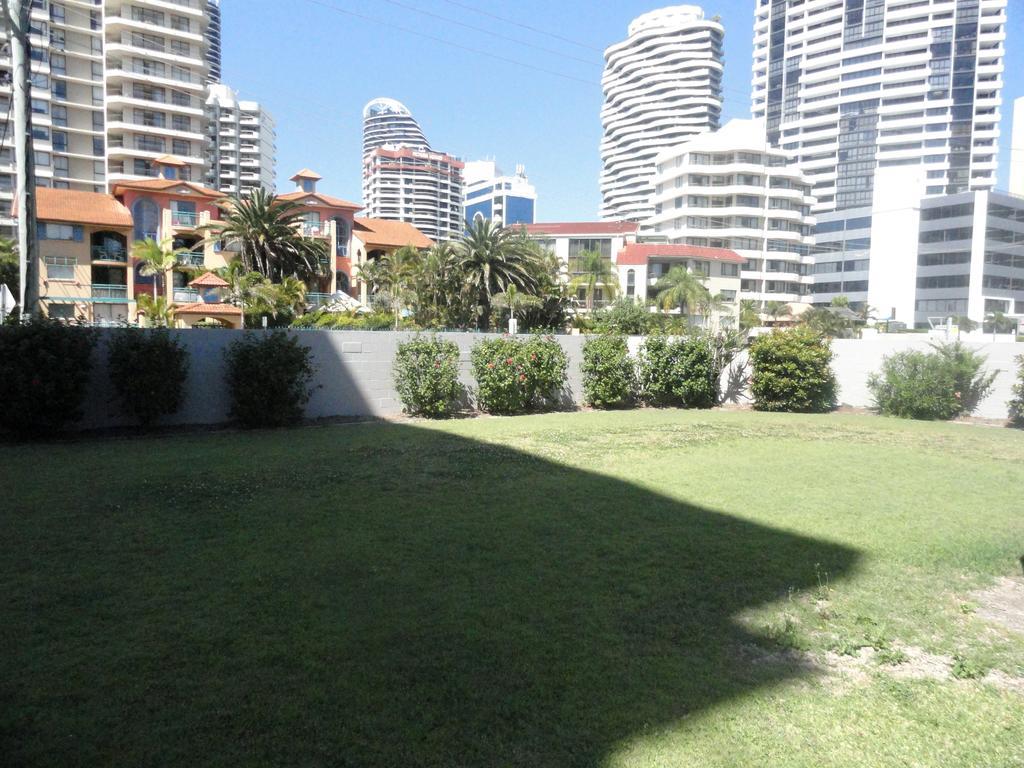 Queensleigh Holiday Apartments Broadbeach Ngoại thất bức ảnh